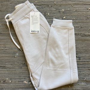 Brand new with tags Lululemon Scuba HR Jogger *Spark